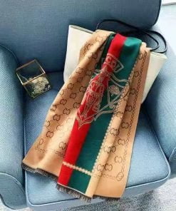 Christmas Gift Box Scarf and Gloves 008 Camel