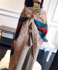 Christmas Gift Box Scarf and Gloves 008 Camel