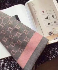 Christmas Gift Box Scarf and Gloves 009 Pink