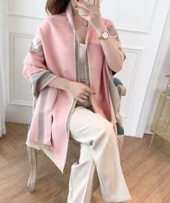 Christmas Gift Box Scarf and Gloves Pink And Grey 033