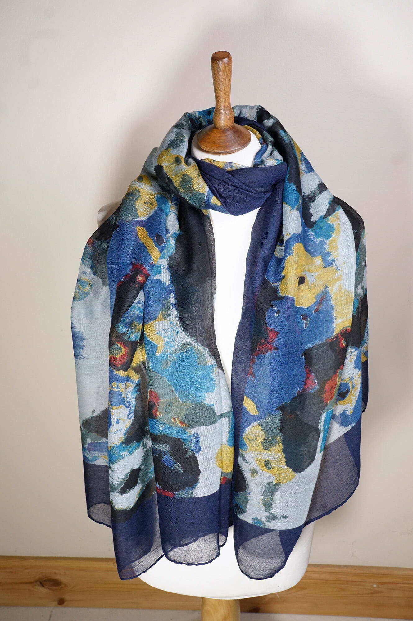 Printed Scarf A050 - Navy